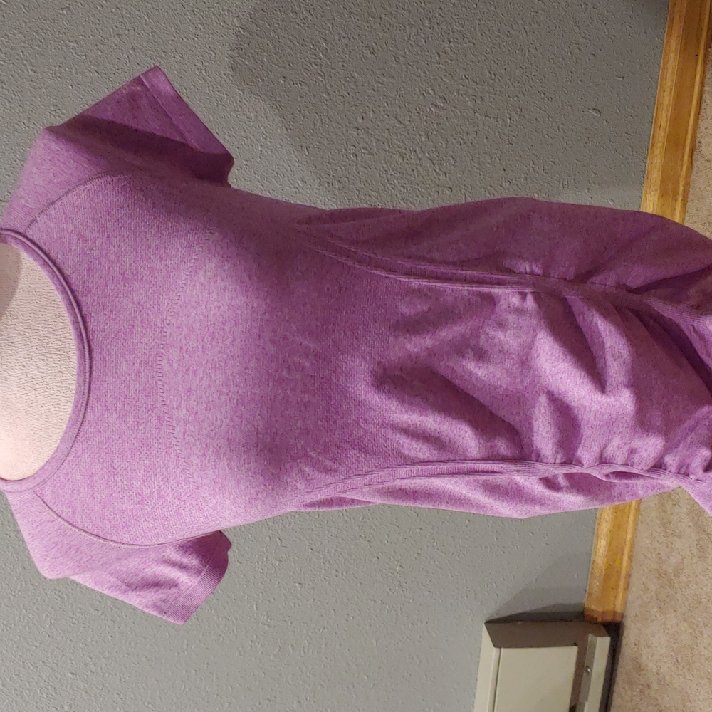 Athleta Short Sleeved Top Size S